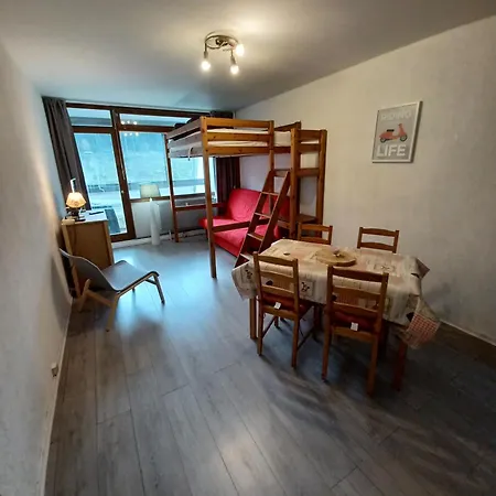 Belle Hutte 1, Le 27, Studio Avec Loggia Vue Piste